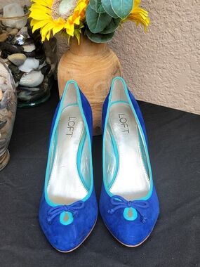 LOFT Women's Blue Suede Pumps with Teal Trim
